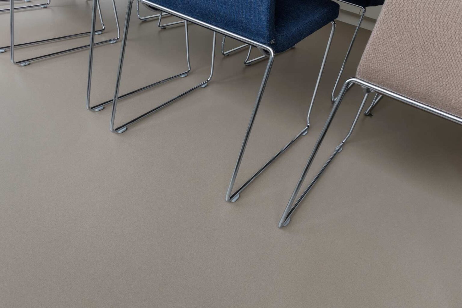 schöner, fugenloser Bodenbelag mit einzigartiger Oberfläche Texolit Organic Flow