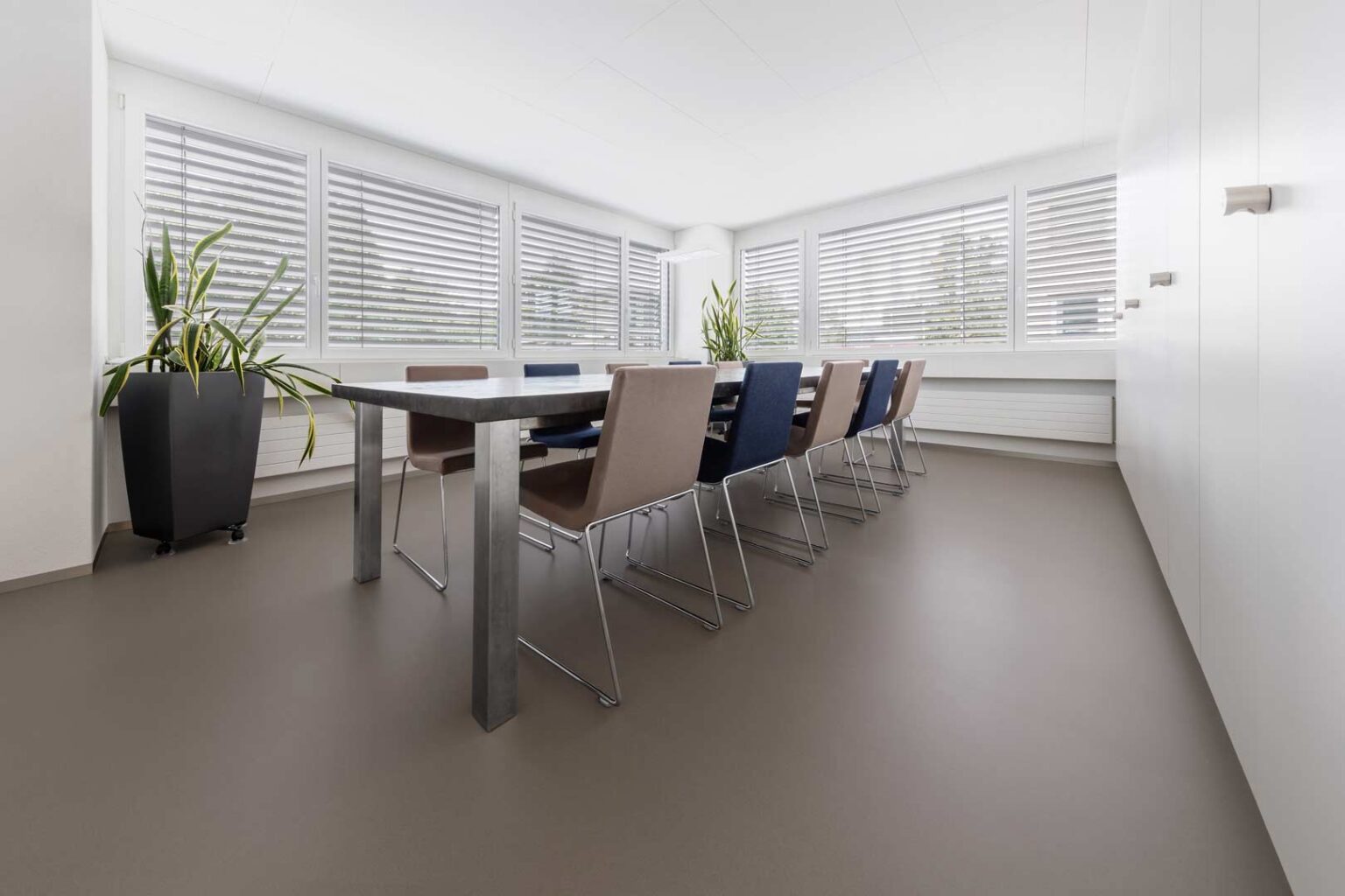 Texolit Organic Flow, idealer Bodenbelag für Ausstellungsräume, Sitzungszimmer und Wohnbereiche